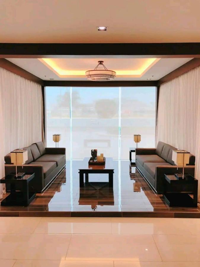 Sabina'S One Bedroom Condo At Shore Tower C Manila Bagian luar foto