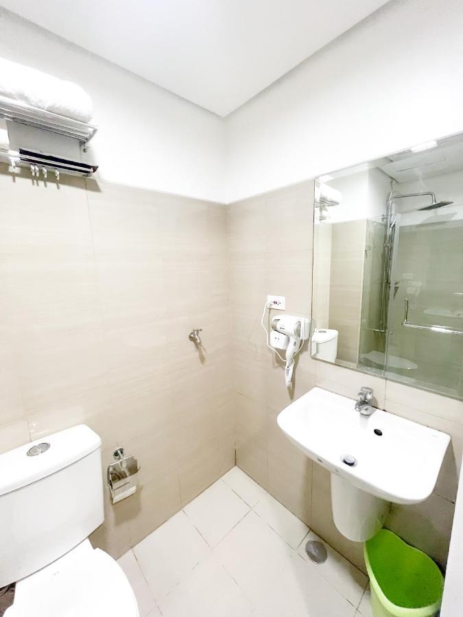 Sabina'S One Bedroom Condo At Shore Tower C Manila Bagian luar foto
