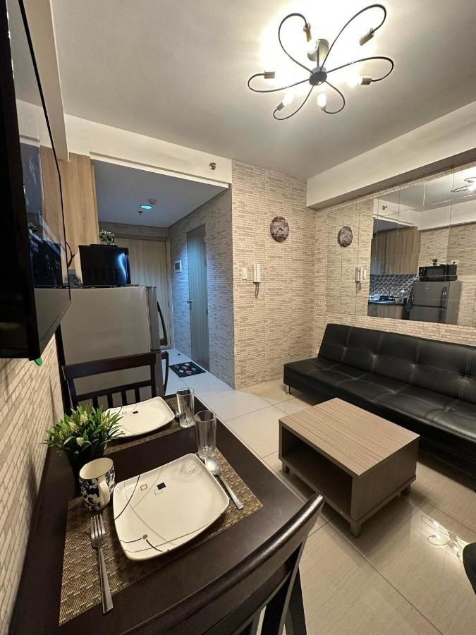 Sabina'S One Bedroom Condo At Shore Tower C Manila Bagian luar foto
