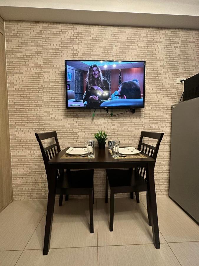 Sabina'S One Bedroom Condo At Shore Tower C Manila Bagian luar foto